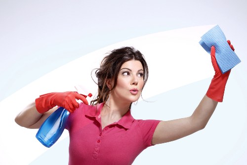 Deep cleaning process for hard floors in a Clapham property